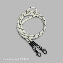 Load image into Gallery viewer, B/W twill 白底黑斜紋 -「金屬版」多用途電話繩連電話扣