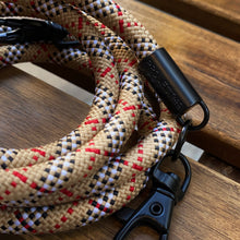 Load image into Gallery viewer, Brown burberry -「金屬版」多用途電話繩連電話扣